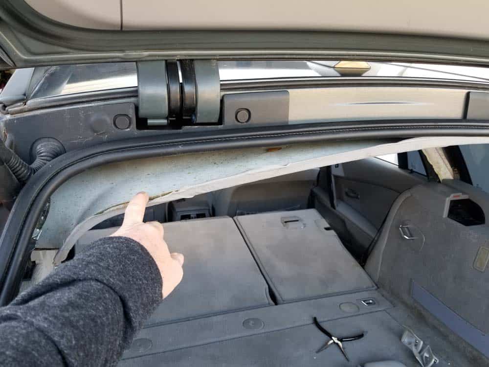 bmw e61 headliner removal - Pull the headliner down at the rear of the vehicle