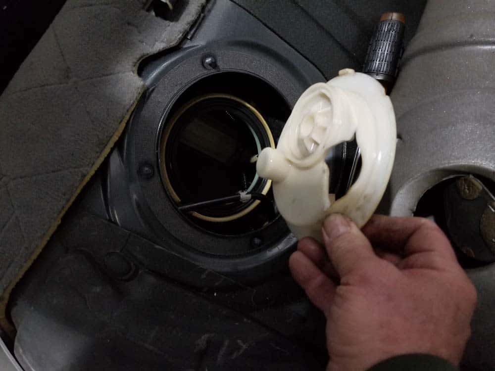 bmw e60 fuel pump replacement - Remove the fuel filter from the gas tank