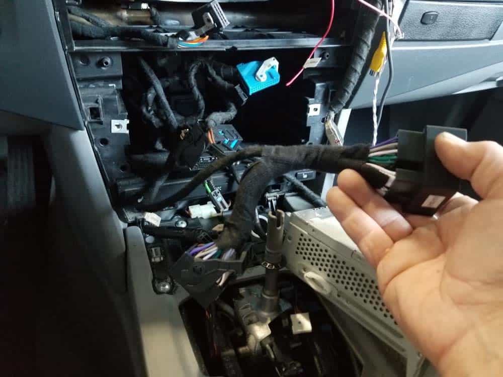 bmw e60 idrive upgrade - The new iDrive cable ready to be connected to the head unit