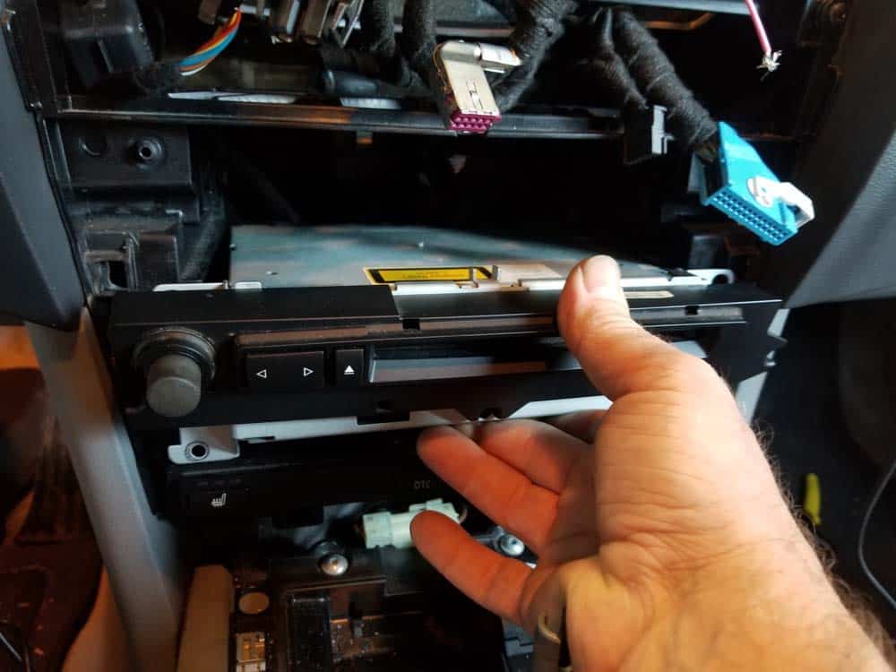 bmw e60 idrive upgrade - Reinstall the head unit back into the vehicle