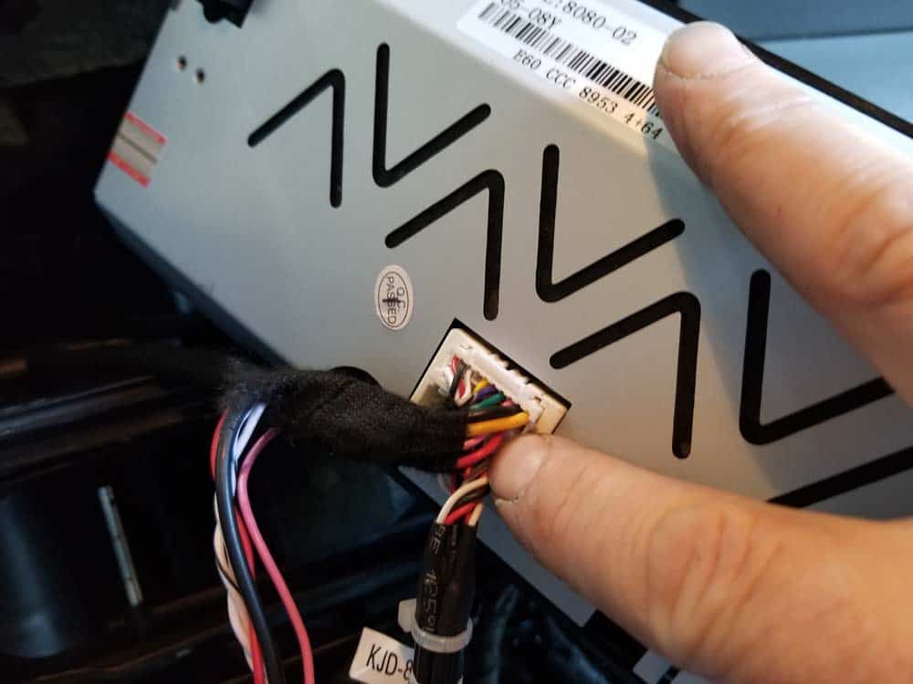 bmw e60 idrive upgrade - Install the main wiring harness