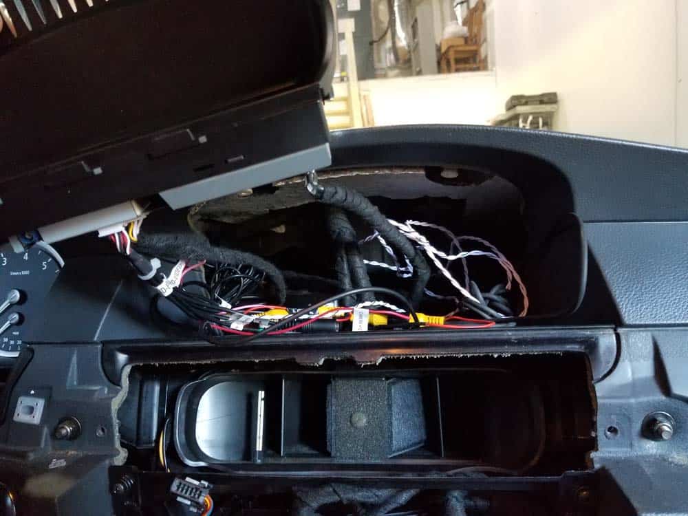 bmw e60 idrive upgrade - Carefully install the new iDrive screen making sure not to damage any wires