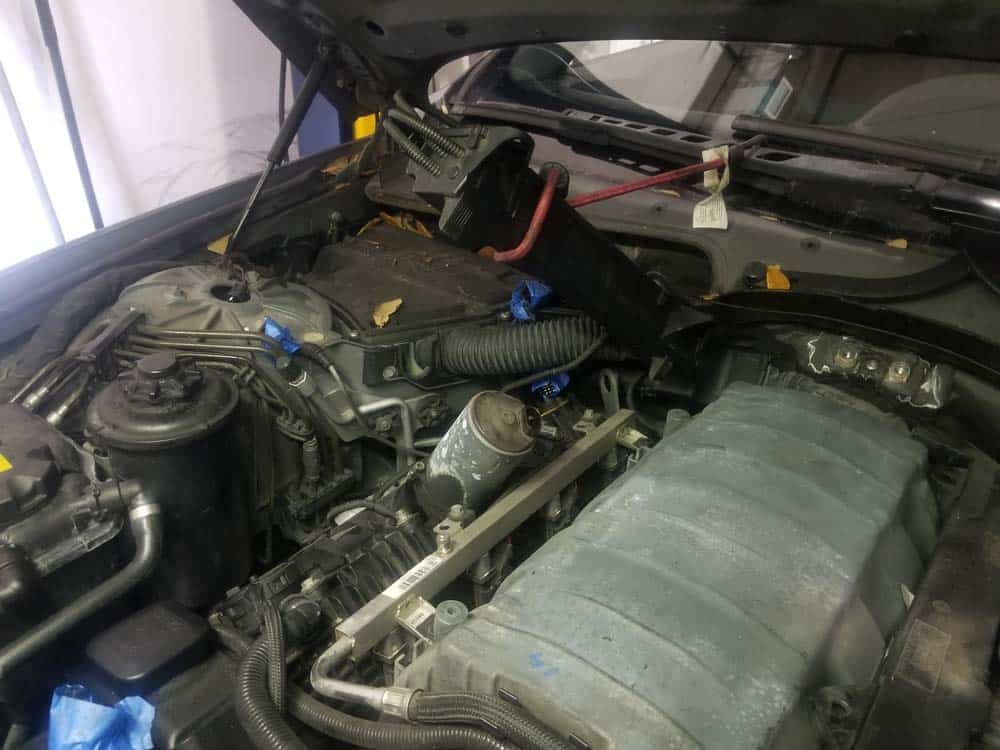 bmw n62 fuel injector replacement - Bungee cord the right wiring harness out of the work area