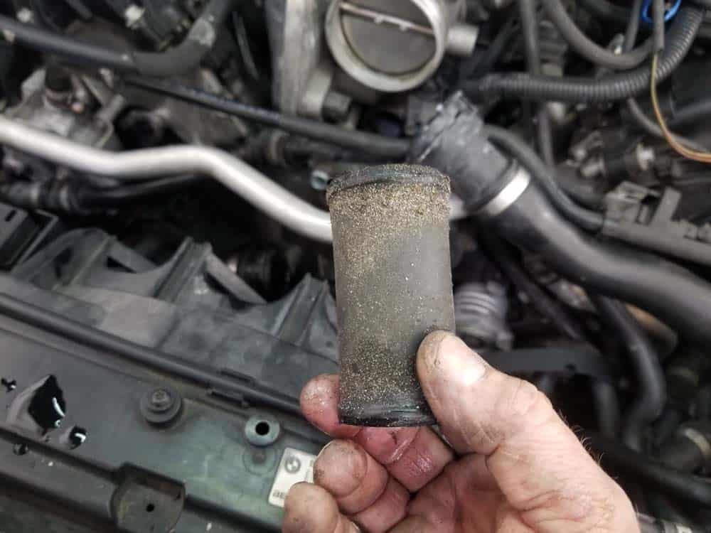 The return coolant pipe