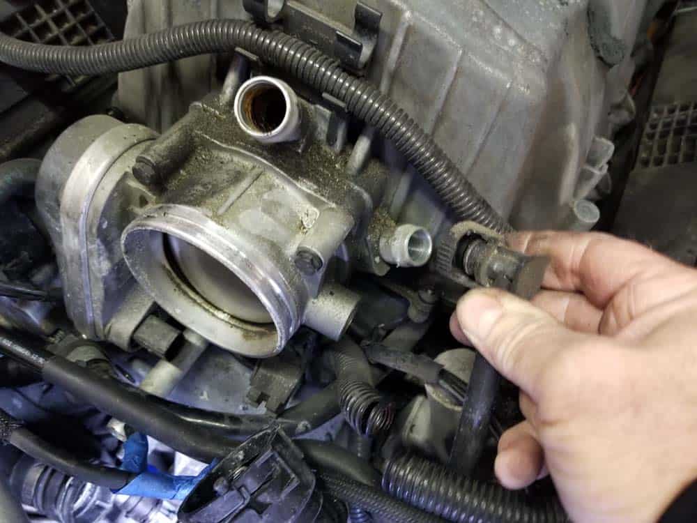 bmw n62 intake manifold - Unplug the fuel line vent valve from the intake manifold